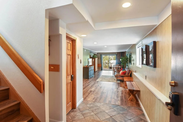Lakeview Tree House