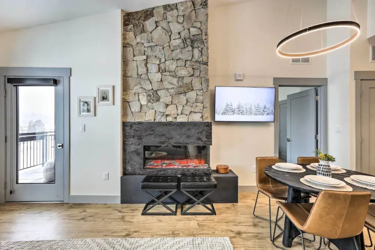 Mountain-view Winter Park Condo w/ Balcony!