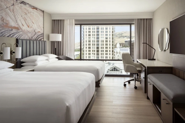 Deluxe Quadruple room with balcony