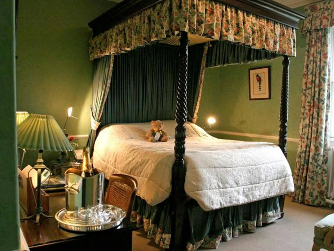Worsley Arms Hotel