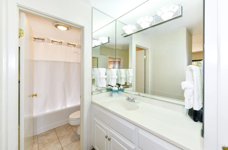 808 Augusta Cir 3 Bedroom Home by RedAwning