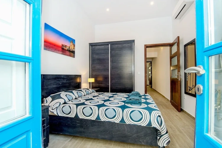 Comfort room