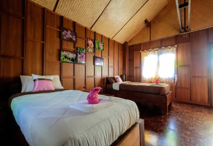 Standard Twin room with garden view