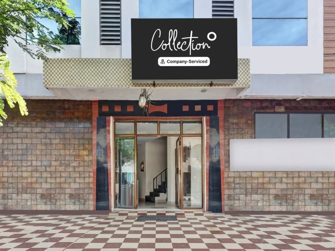 Super OYO Collection O Jagadamba Junction Near Beach Road