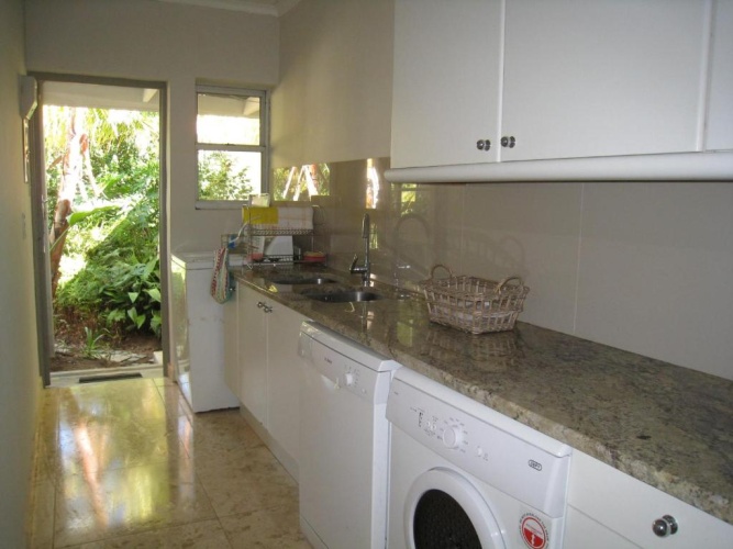 4 Bedrooms Cottage