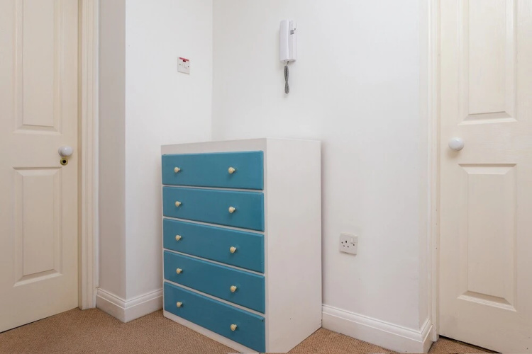 2 Bedroom Apartment In Wapping