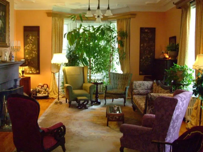 Marshlands Inn