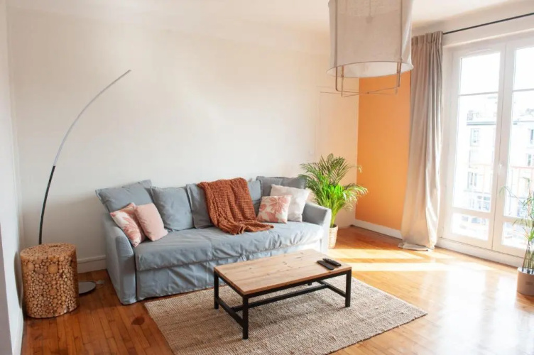 Appartement spacieux avec balcon et parking
