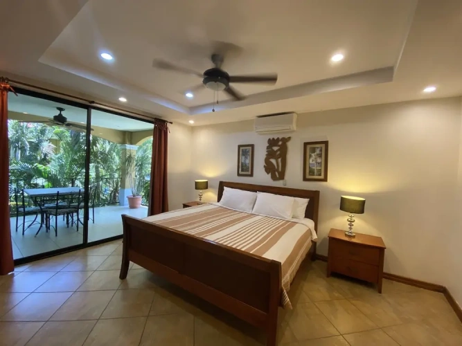 2 Bedrooms Comfort room with balcony
