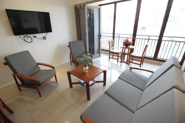 2 Bedrooms Apartment
