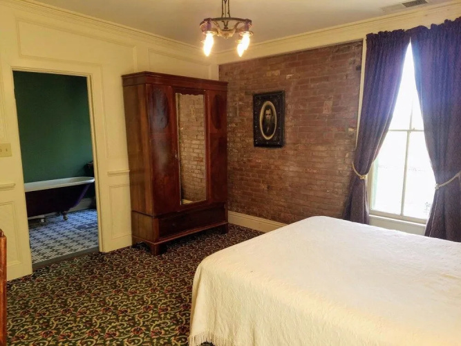 Iron Horse Hotel