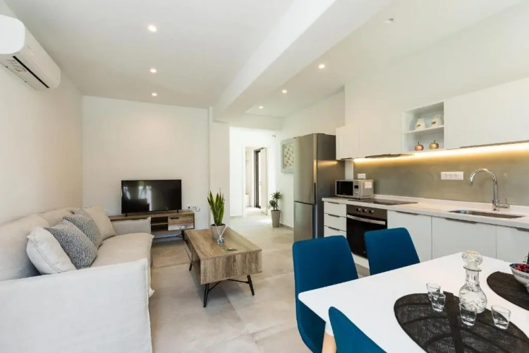 1 Bedroom Apartment