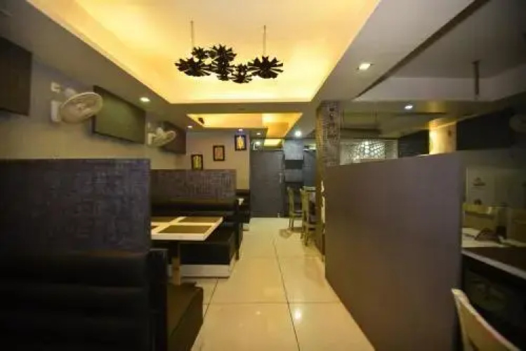 Hotel Jhankar by OYO Rooms