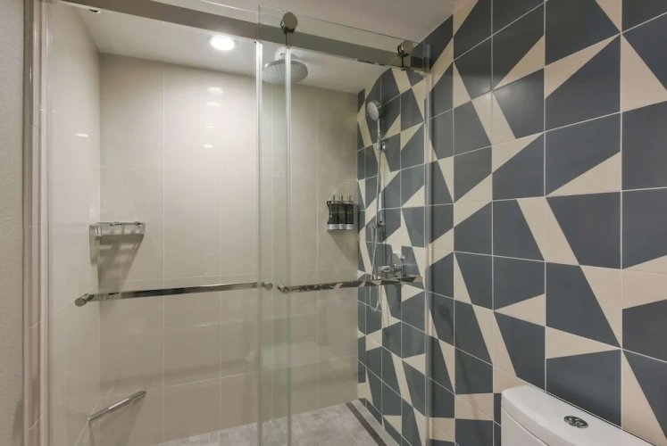 1 Bedroom Suite