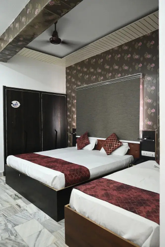 Hotel Barahdari