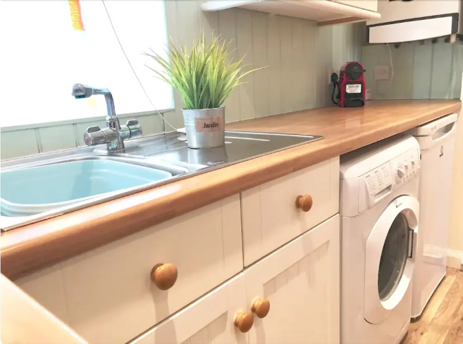 Lux Blu - Kenwyn Studio Apartment