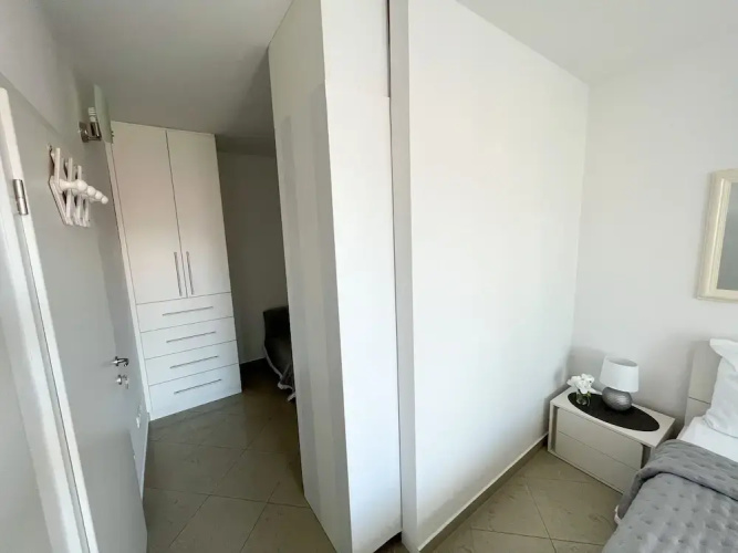 MIRROR apartment
