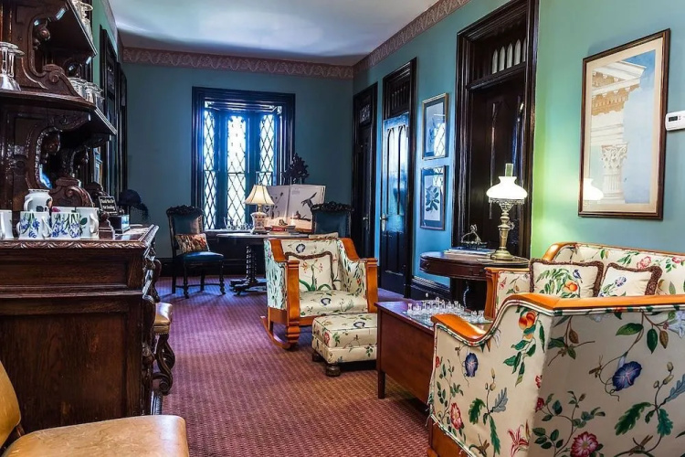 Inn at Woodhaven