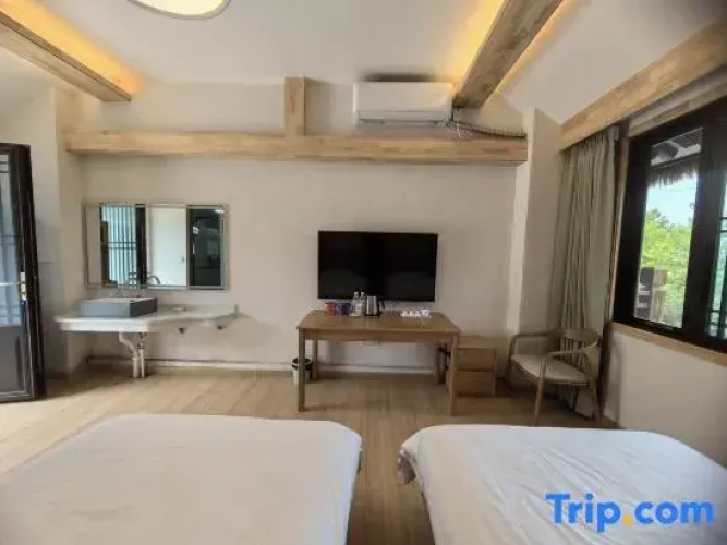 Standard Double room with lake view