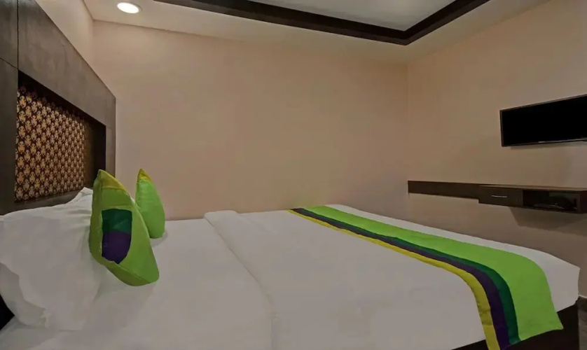 Palm Tree by OYO Rooms