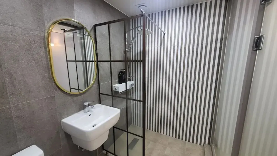 Elysee Hotel