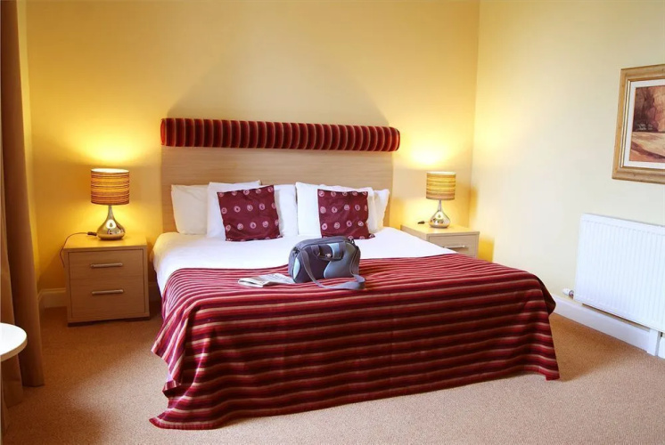 Number 10 Hotel