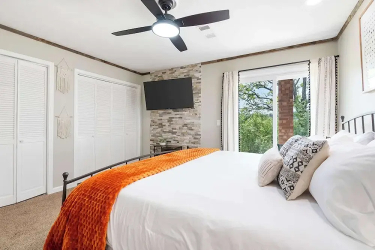 Stone Creek Retreat 2 BR Home!