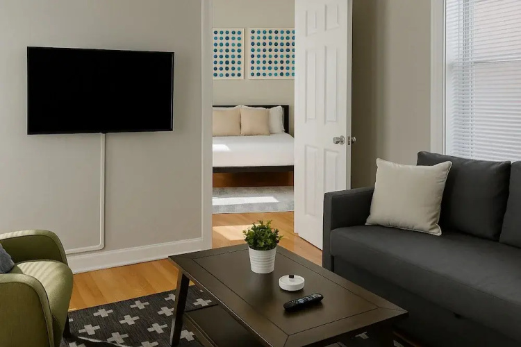2BR Living - Halsted rep