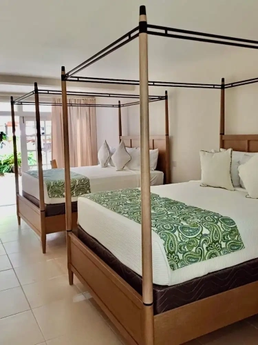 Quadruple Suite