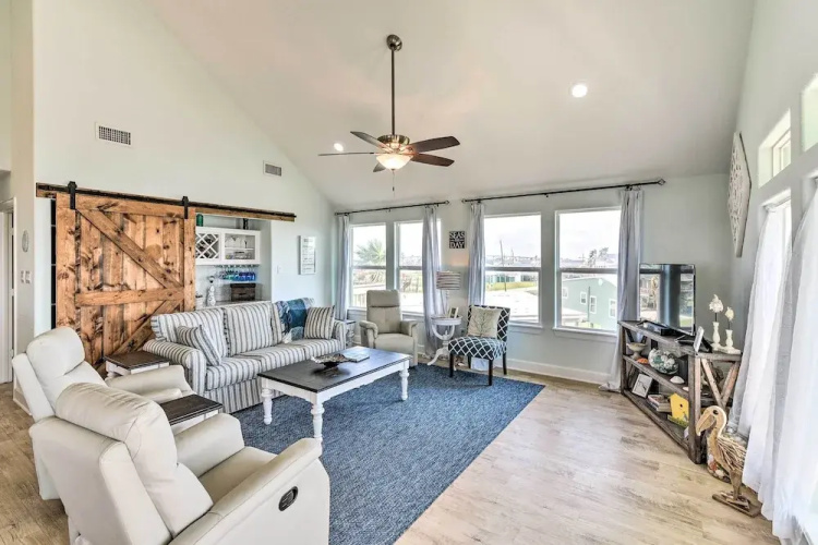 Surfside Beach Home w/ Views, Steps to Shore!