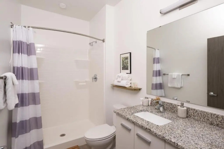 Flexhome Walker's Point 1BR Q2