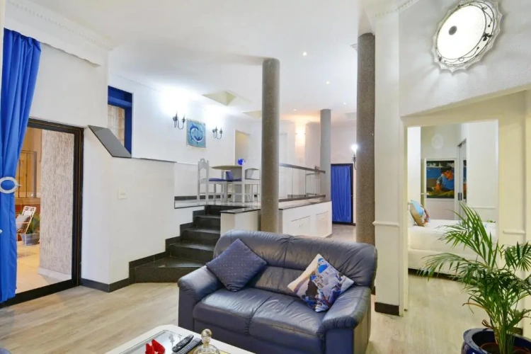 2 Bedrooms Apartment