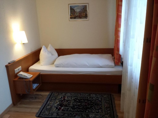 Standard Single room