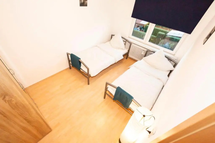 AVR Apartment HOF 11
