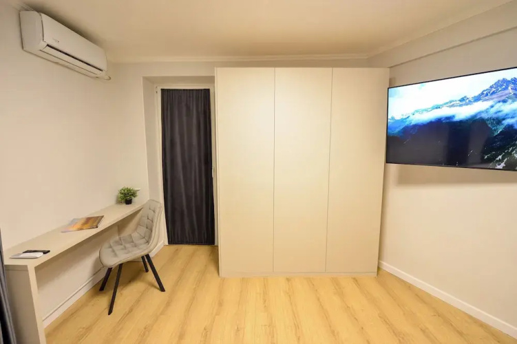 Libra Apartment - Two Bedrooms - 5 Guests - Next To Cismigiu Gardens
