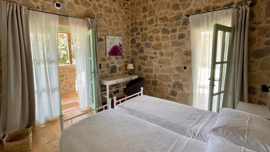 Deluxe Double room with pool view