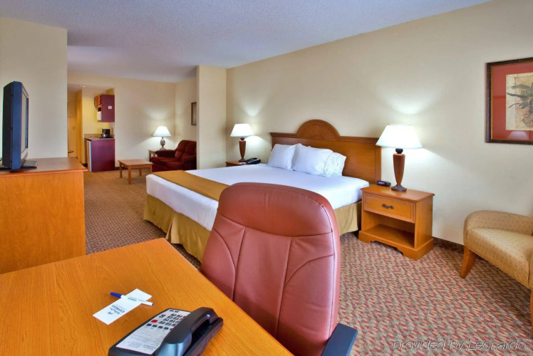 Holiday Inn Express & Suites Spring Hill by IHG