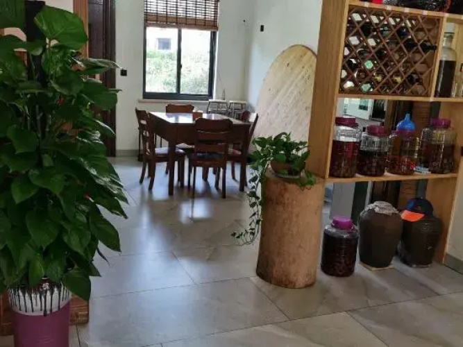 Guinange Hostel