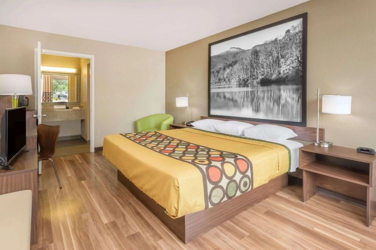 Super 8 by Wyndham Asheville Airport