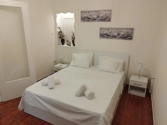 Zeus Apartment