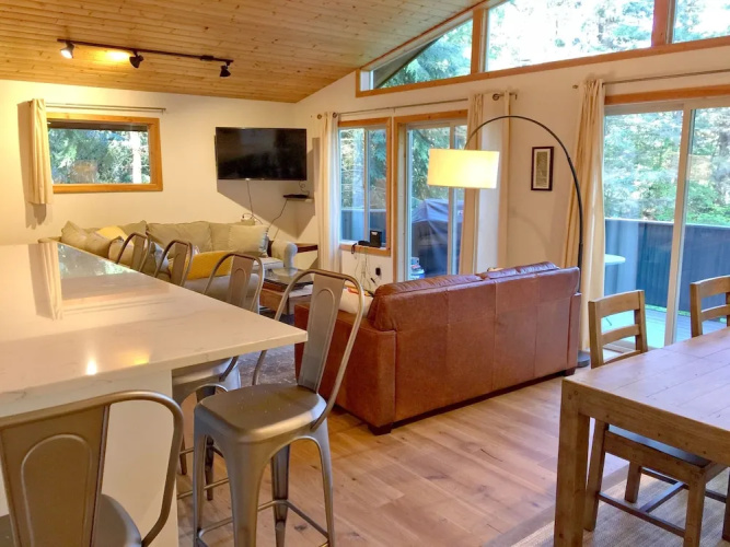 Cabin 54 - A Nostalgic and Rustic Mountain Retreat