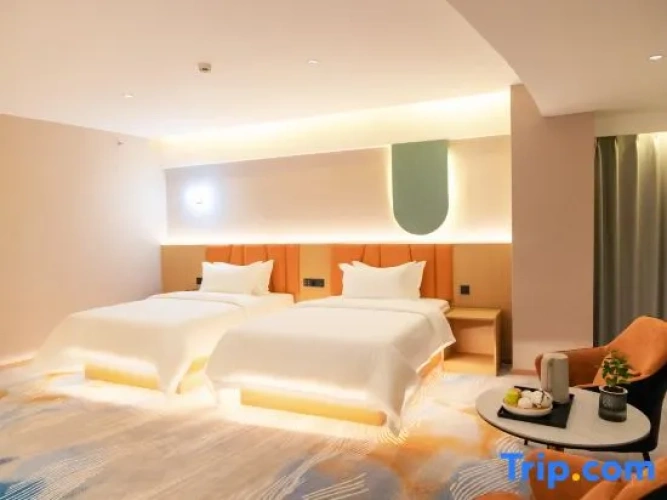 Quadruple Family Suite