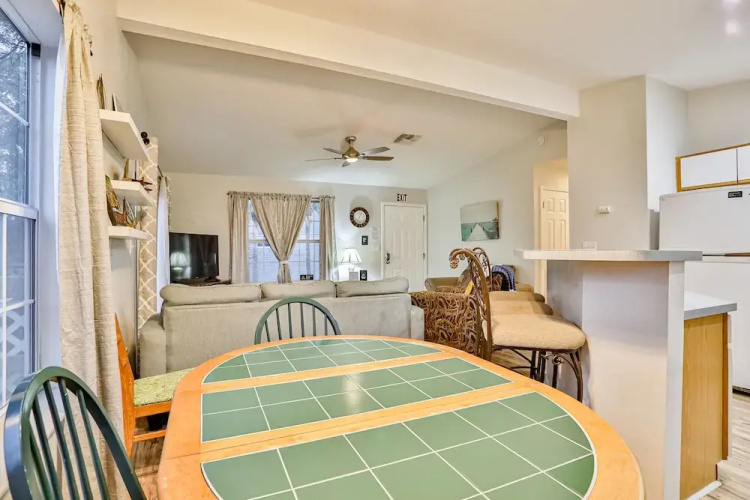Home With Enclosed Yard, Fire Pit, Wifi, W/d, & AC - Great Location
