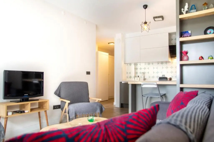 Gorgeous Apartment With Pool and Balcony In Izmir