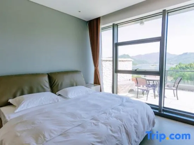 Suite with view