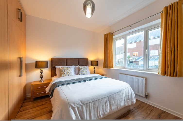 Charming 2-bedroom House in Northfleet