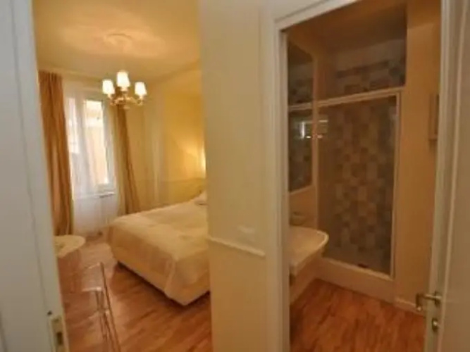 Rose in Rome Suites