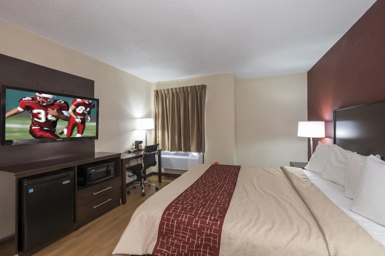 Red Roof Inn PLUS+ & Suites Opelika