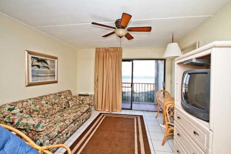 Beacher's Lodge Oceanfront Suites