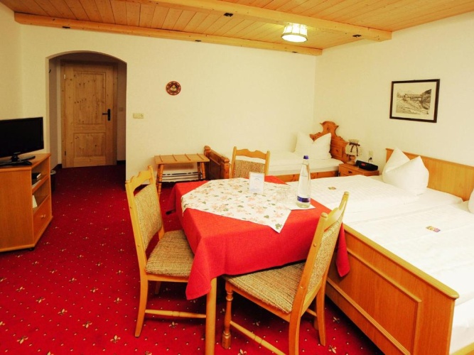 Standard Triple room